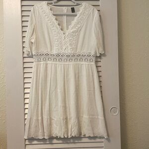 White lace detail dress